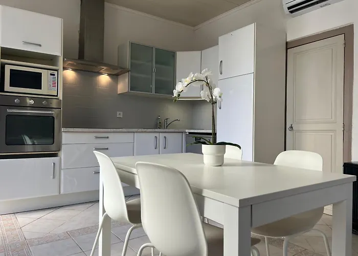 Avec Cour à Côté De La Apartamento *